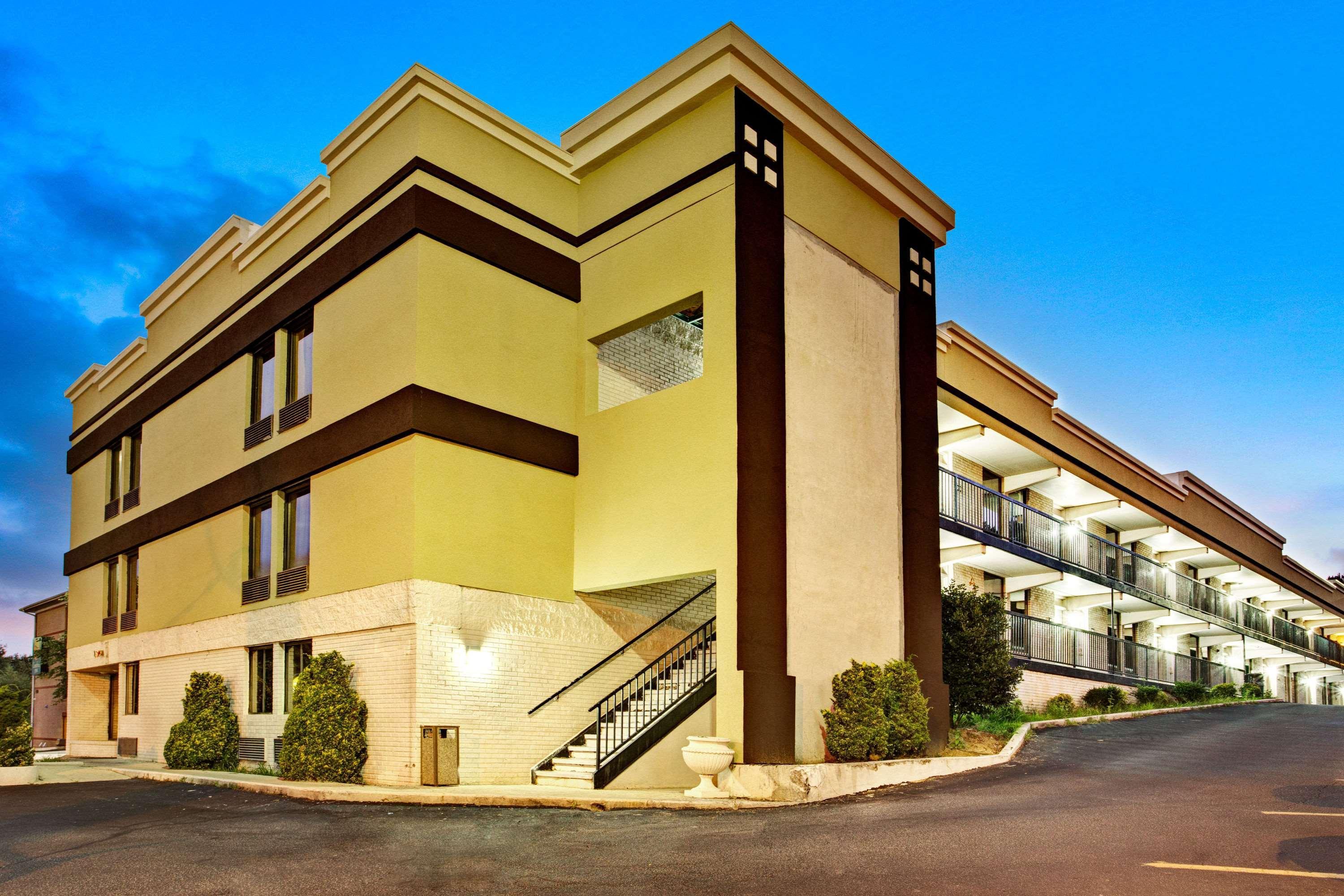 Super 8 Downtown Raleigh Motel Eksteriør bilde