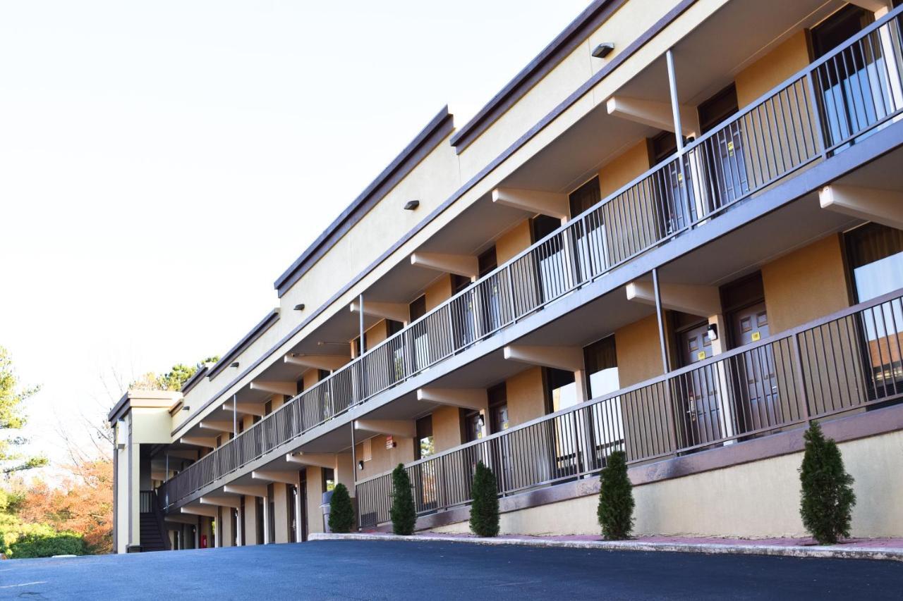 Super 8 Downtown Raleigh Motel Eksteriør bilde